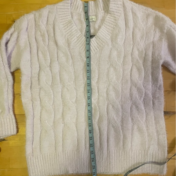 LUCKY BRAND Light Purple Fuzzy V Neck Sweater size Large - Picture 10 of 11